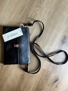NWT Isabelle Los Angeles Cambria Black Vegan Leather Crossbody Clutch Bag